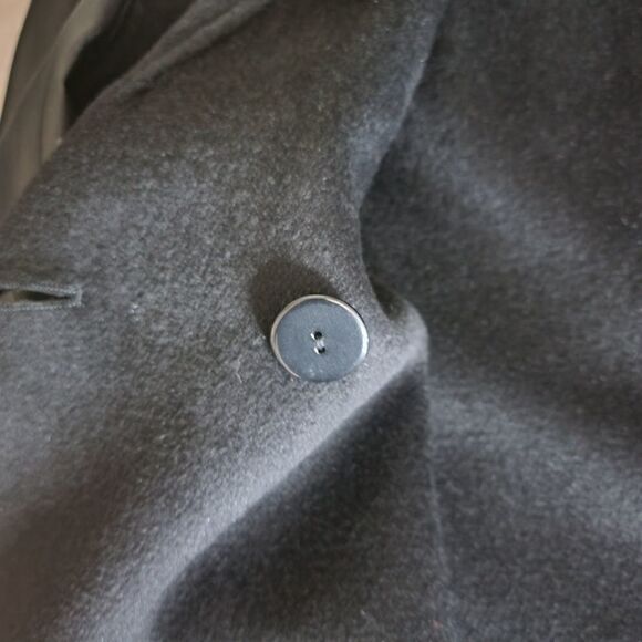 St. John Rare Hand Sewn Mixed Media Double Breasted Blazer. Size 4. - Picture 7 of 10